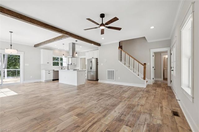 5661 Fairfield LN, Hayes, VA 23072