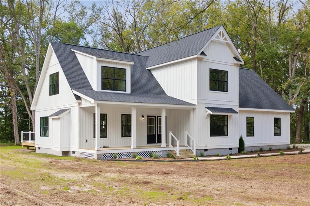 5661 Fairfield LN, Hayes, VA 23072