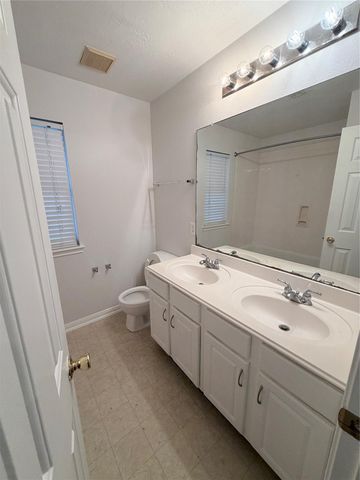 17407 S Sienna Cove Lane, Houston, TX 77083
