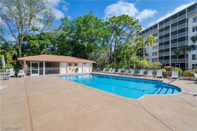 15161 Cedarwood LN 1105, Naples, FL 34110