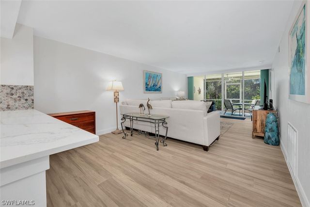 15161 Cedarwood LN 1105, Naples, FL 34110