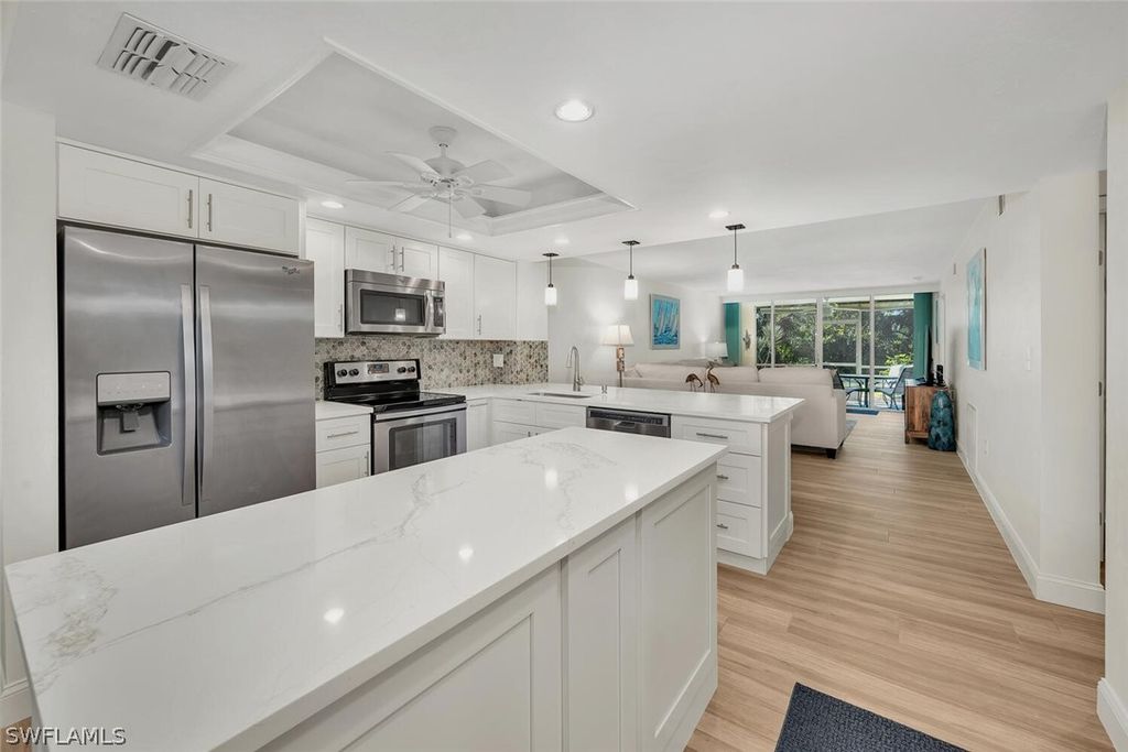 15161 Cedarwood LN 1105, Naples, FL 34110