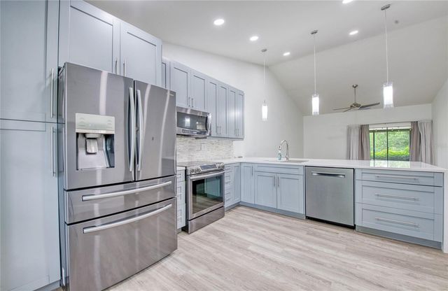 2617 BENTLEY DR, Palm Harbor, FL 34684