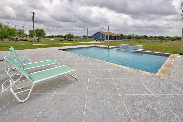 135 Wilbarger Bend RD, Bastrop, TX 78602