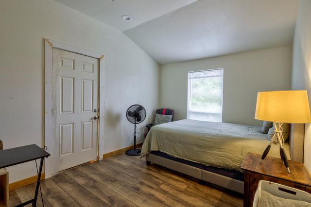 135 Wilbarger Bend RD, Bastrop, TX 78602