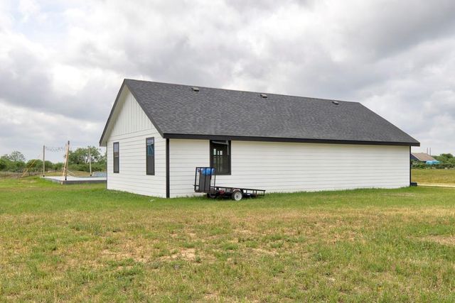 135 Wilbarger Bend RD, Bastrop, TX 78602