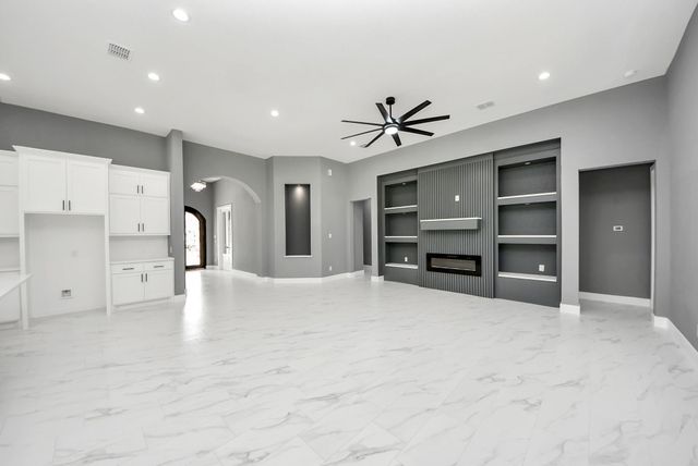 30 Road 66111, Dayton, TX 77535