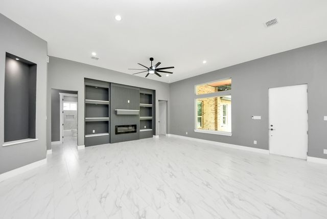 30 Road 66111, Dayton, TX 77535