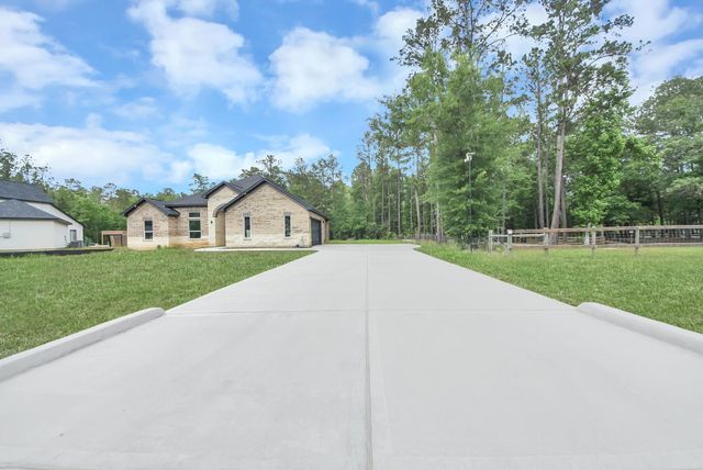 30 Road 66111, Dayton, TX 77535