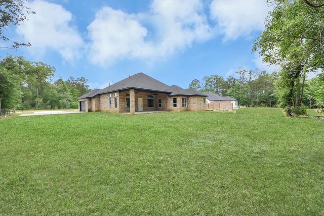 30 Road 66111, Dayton, TX 77535