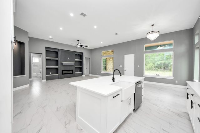 30 Road 66111, Dayton, TX 77535