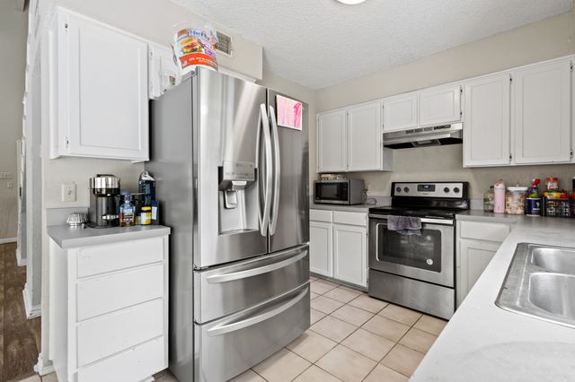 710 Running Creek Drive, Arlington, TX 76001