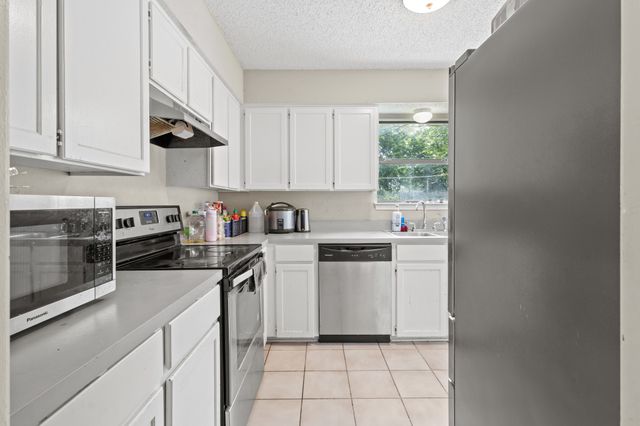 710 Running Creek Drive, Arlington, TX 76001
