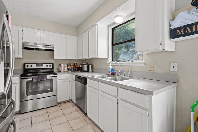 710 Running Creek Drive, Arlington, TX 76001
