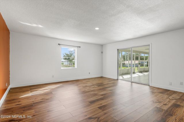 730 N PARK Street, Crescent City, FL 32112