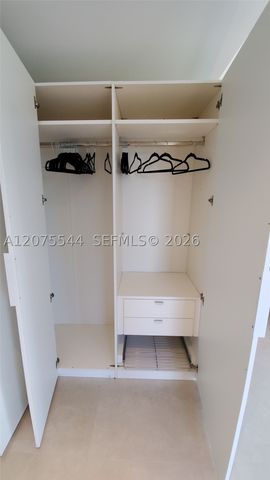 1010 Brickell Ave 2511, Miami, FL 33131