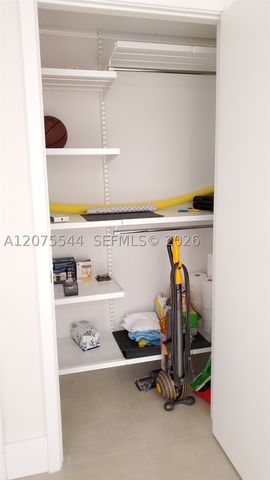1010 Brickell Ave 2511, Miami, FL 33131