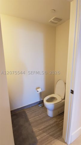 1010 Brickell Ave 2511, Miami, FL 33131