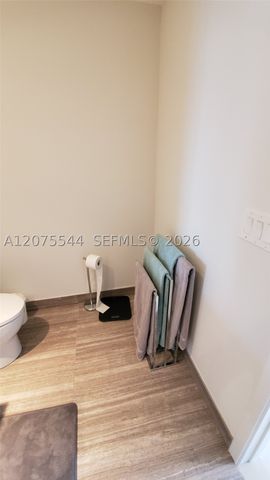 1010 Brickell Ave 2511, Miami, FL 33131