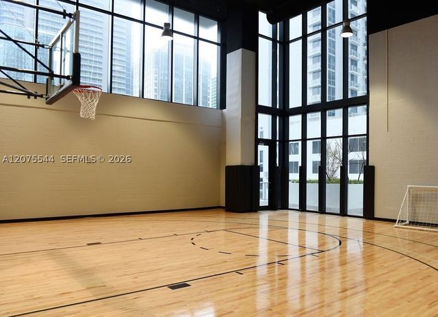 1010 Brickell Ave 2511, Miami, FL 33131
