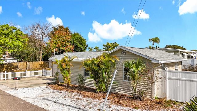 1125 MICHIGAN DRIVE N, Dunedin, FL 34698