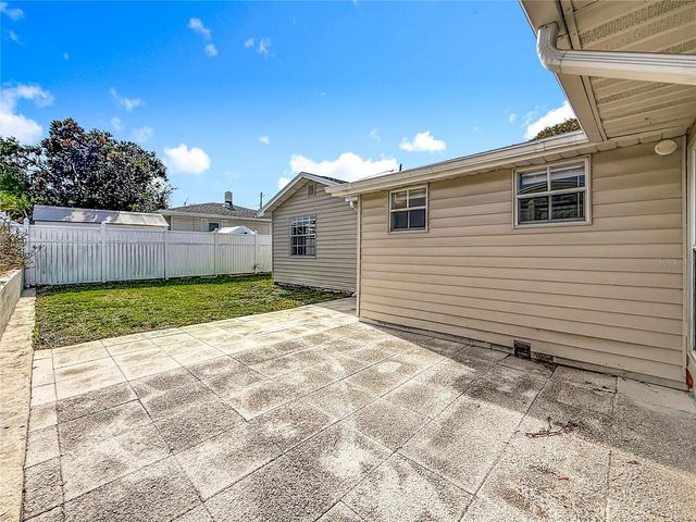 1125 MICHIGAN DRIVE N, Dunedin, FL 34698