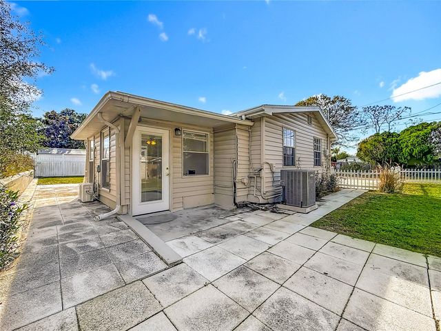 1125 MICHIGAN DRIVE N, Dunedin, FL 34698