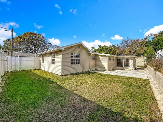 1125 MICHIGAN DRIVE N, Dunedin, FL 34698