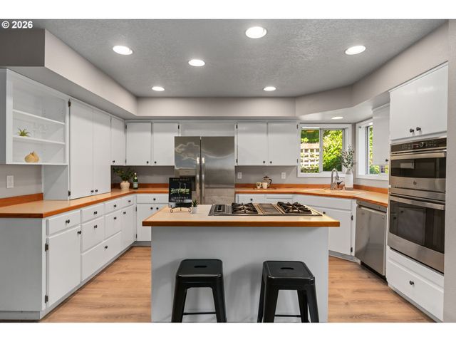 16013 Ne 26TH St, Vancouver, WA 98684
