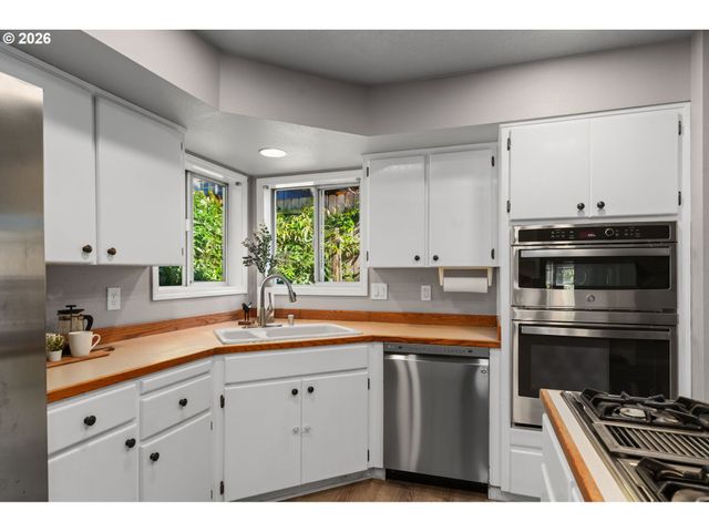 16013 Ne 26TH St, Vancouver, WA 98684
