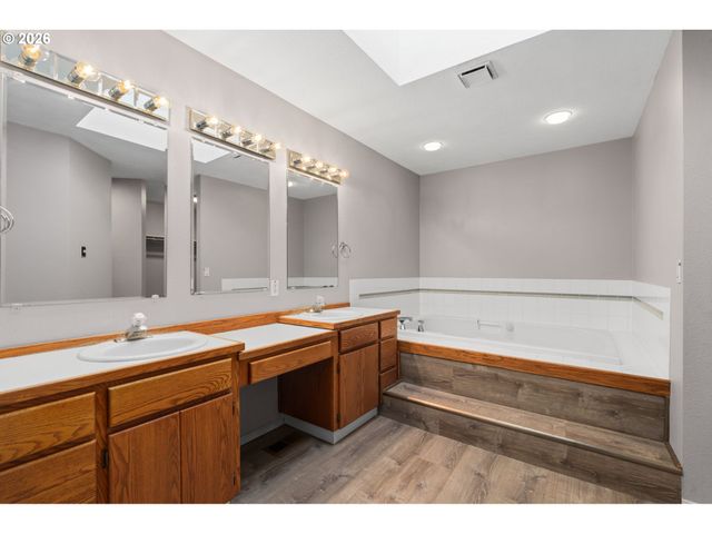 16013 Ne 26TH St, Vancouver, WA 98684