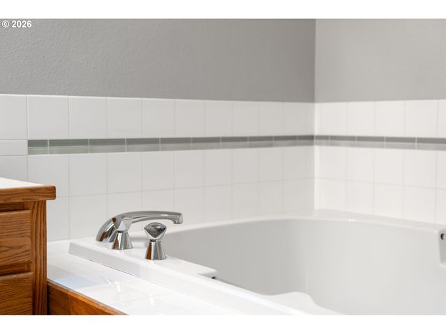 16013 Ne 26TH St, Vancouver, WA 98684