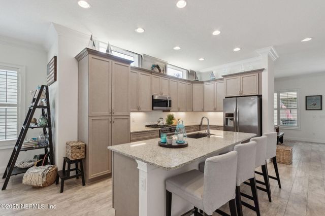 1981 AMELIA OAKS Drive, Fernandina Beach, FL 32034