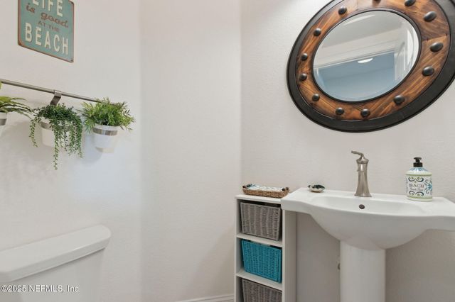 1981 AMELIA OAKS Drive, Fernandina Beach, FL 32034