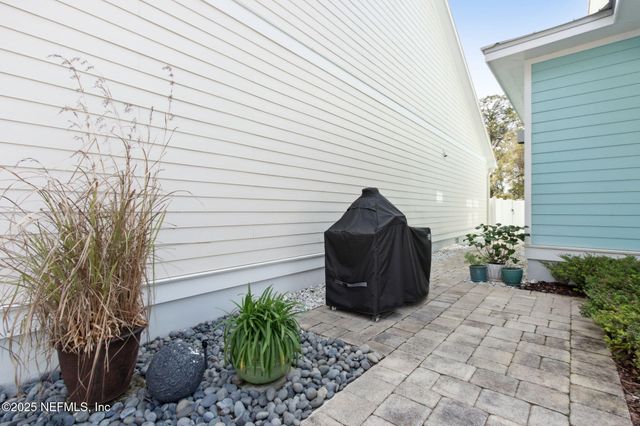 1981 AMELIA OAKS Drive, Fernandina Beach, FL 32034