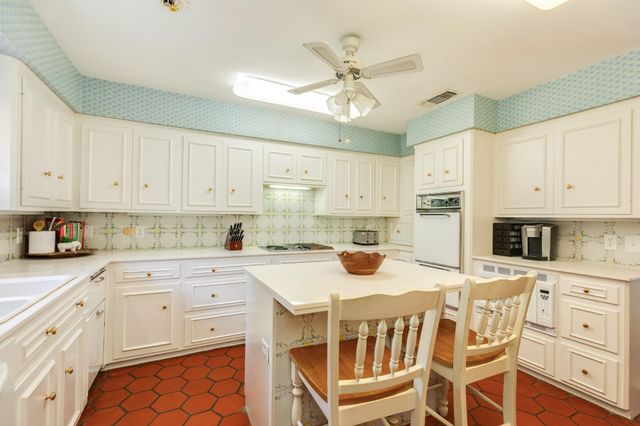 110 Sequoia, Lake Jackson, TX 77566