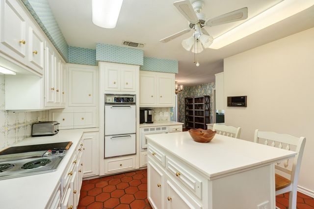 110 Sequoia, Lake Jackson, TX 77566