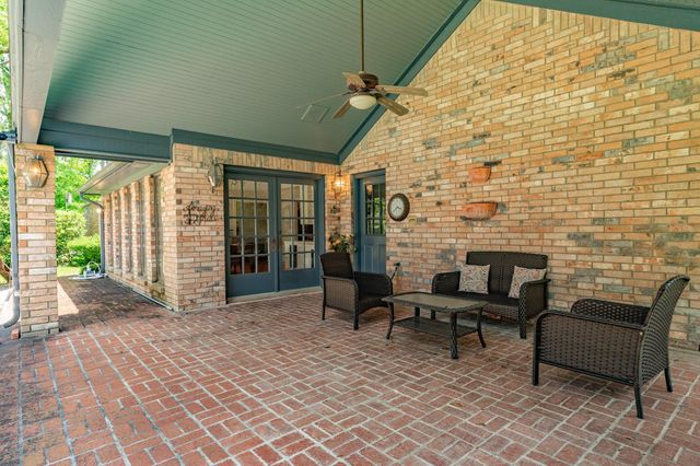 110 Sequoia, Lake Jackson, TX 77566