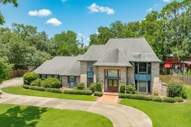 110 Sequoia, Lake Jackson, TX 77566