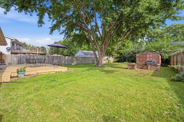 103 Mary Street, Oswego, IL 60543