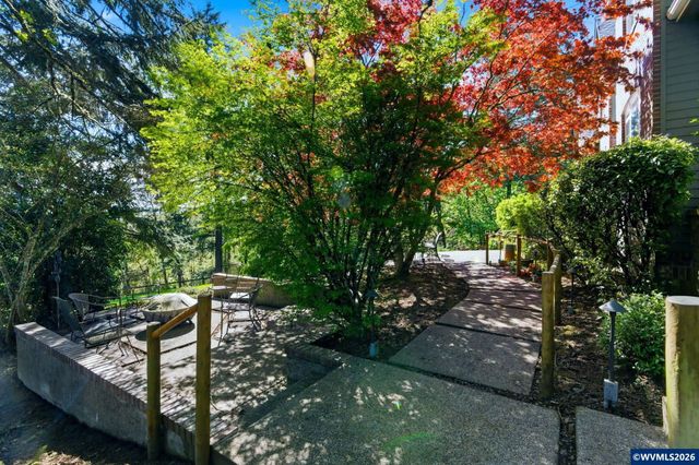 462 Shannon Dr NW, Albany, OR 97321