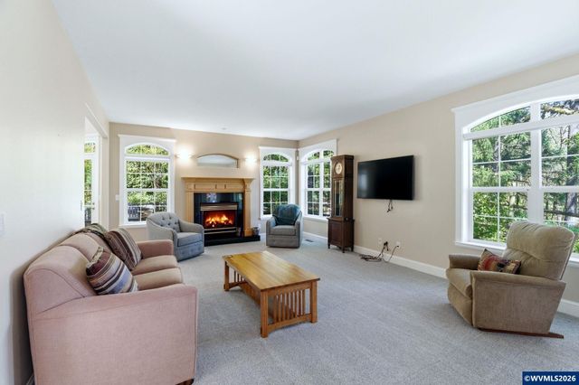 462 Shannon Dr NW, Albany, OR 97321