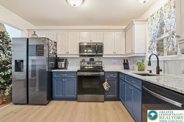 102 Longshore Circle, Smithfield Twp, PA 18302