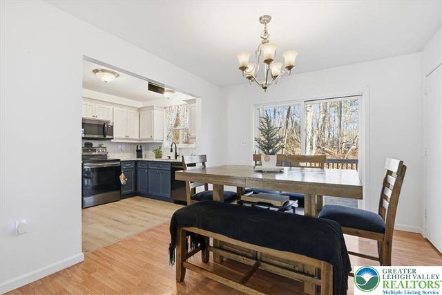 102 Longshore Circle, Smithfield Twp, PA 18302