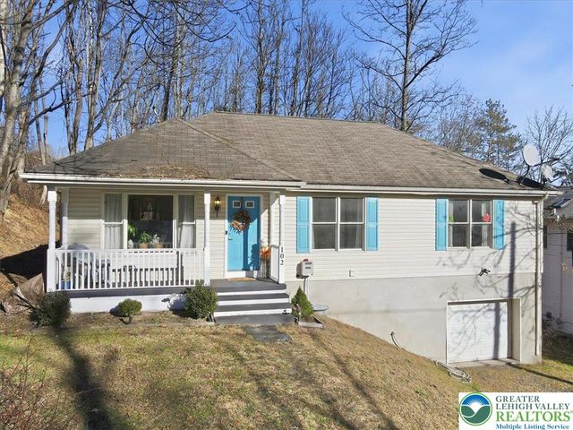 102 Longshore Circle, Smithfield Twp, PA 18302