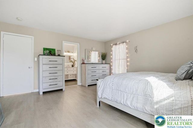 102 Longshore Circle, Smithfield Twp, PA 18302