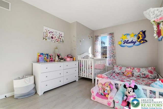 102 Longshore Circle, Smithfield Twp, PA 18302