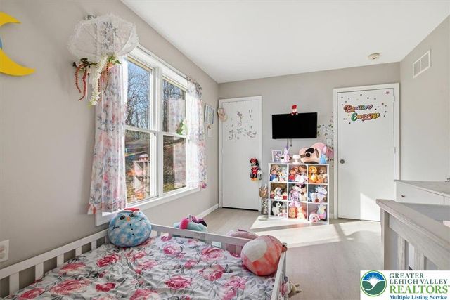 102 Longshore Circle, Smithfield Twp, PA 18302