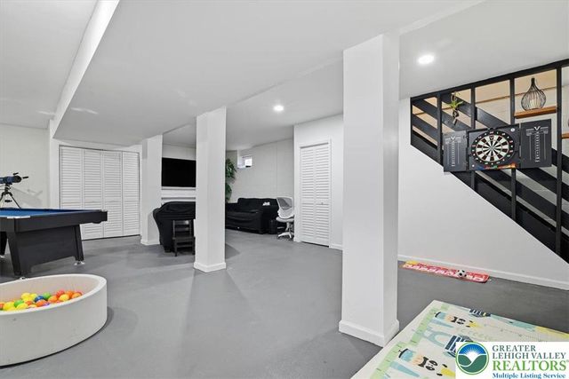 102 Longshore Circle, Smithfield Twp, PA 18302