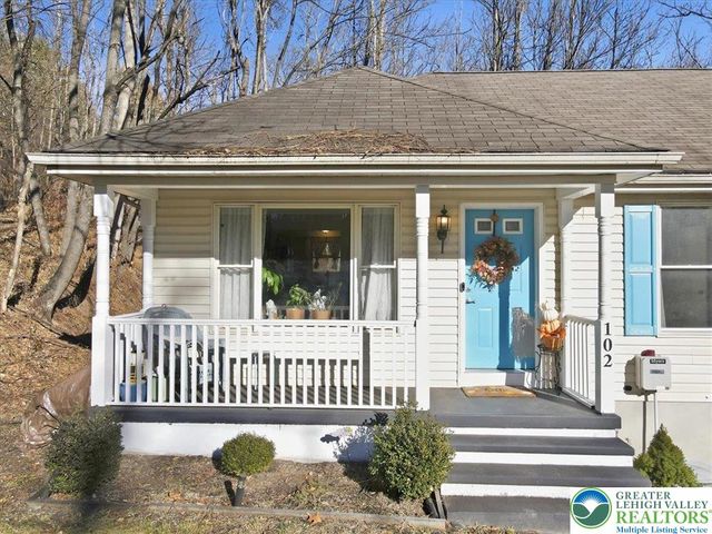 102 Longshore Circle, Smithfield Twp, PA 18302